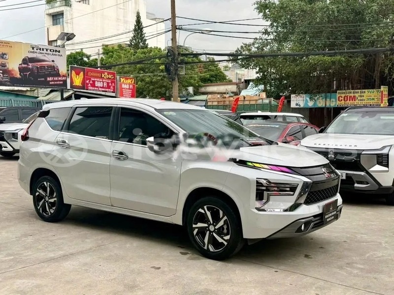 Big with watermark mitsubishi xpander hanoi saigon 47042