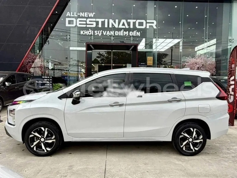 Big with watermark mitsubishi xpander hanoi saigon 47042