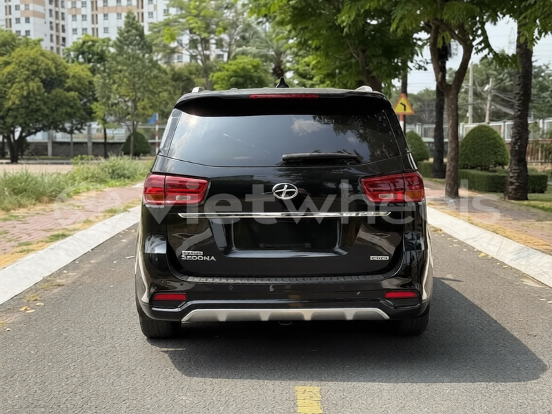 Big with watermark kia sedona hanoi saigon 47049