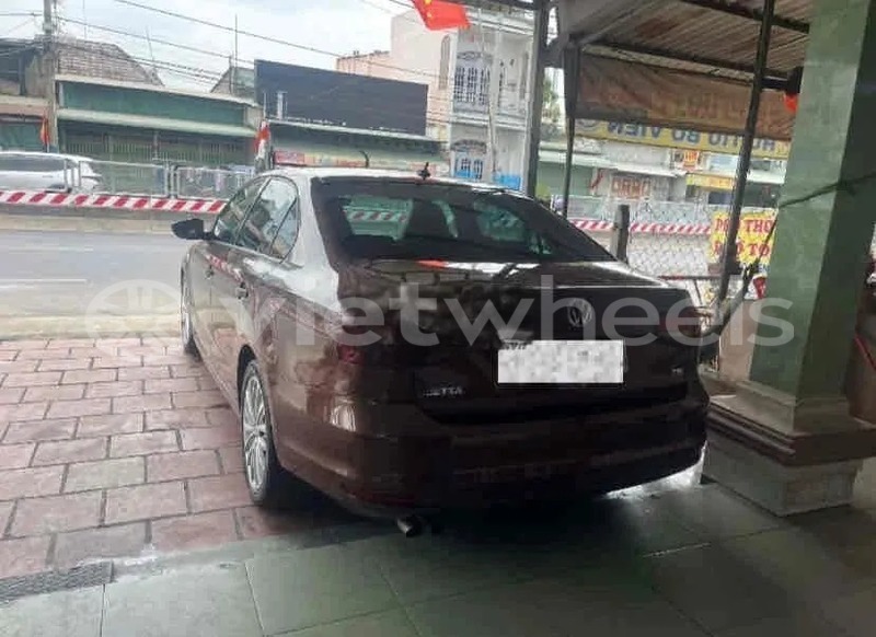 Big with watermark volkswagen jetta hanoi saigon 47053
