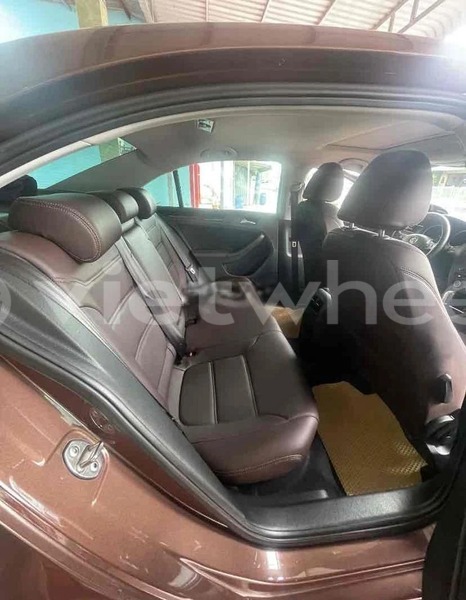 Big with watermark volkswagen jetta hanoi saigon 47053
