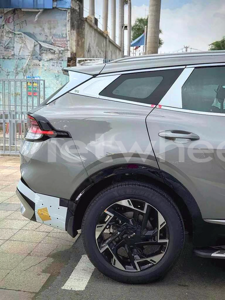 Big with watermark kia sportage hanoi saigon 47058