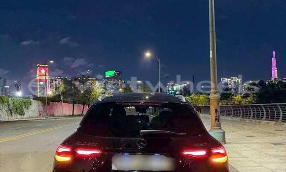 Mua Đã sử dụng Mercedes GLC 300 4Matic Xe ô tô Mua Đã sử dụng Mercedes GLC 300 4Matic Xe ô tô