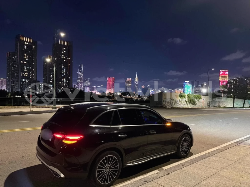Big with watermark mercedes glc 300 4matic hanoi saigon 47061