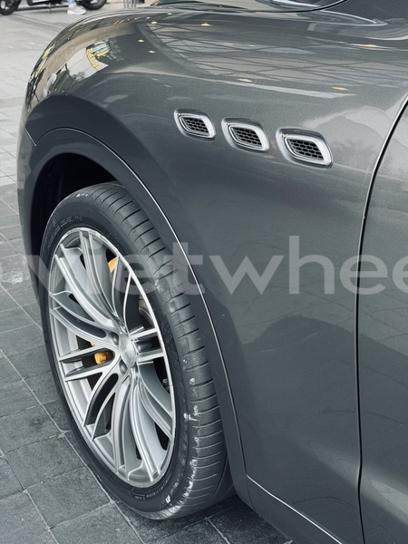 Big with watermark masarati levante hanoi saigon 47063