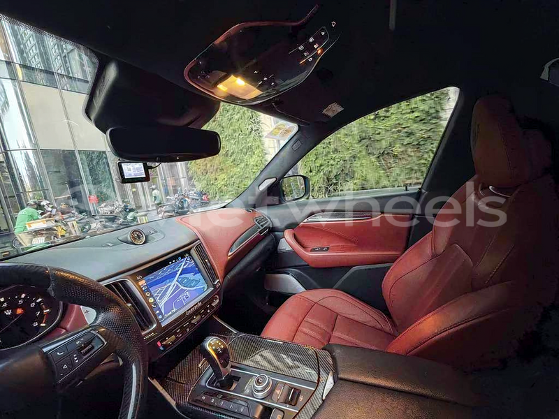Big with watermark masarati levante hanoi saigon 47063