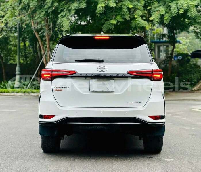 Big with watermark toyota fortuner hanoi hue 47278