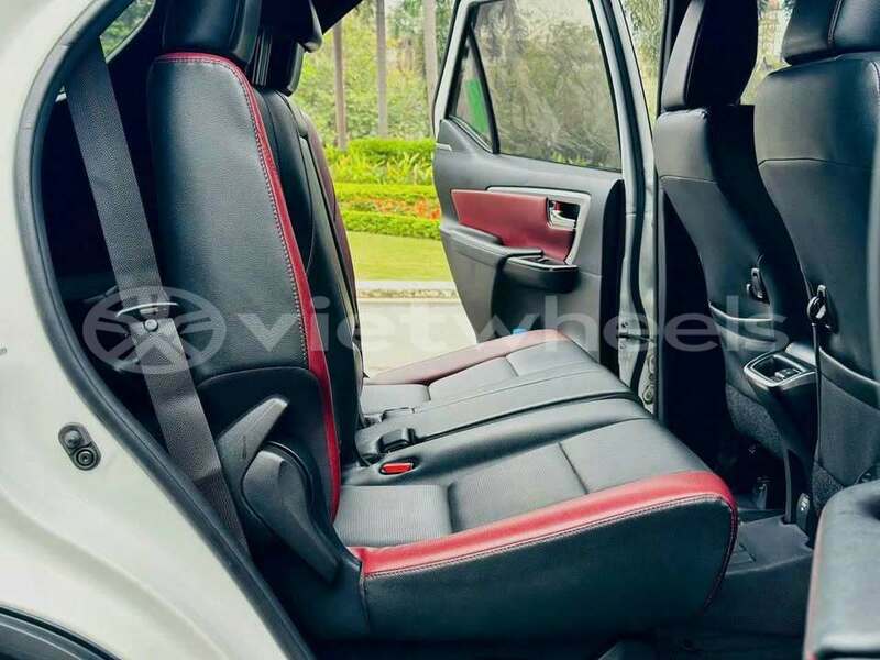 Big with watermark toyota fortuner hanoi hue 47278