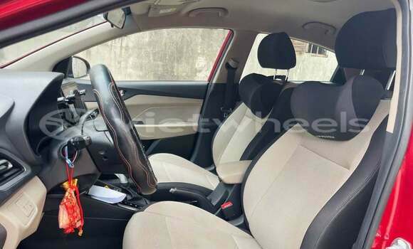 Mua Đã sử dụng Hyundai Accent Xe ô tô Mua Đã sử dụng Hyundai Accent Xe ô tô