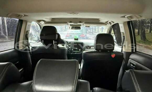 Mua Đã sử dụng Mitsubishi Outlander Xe ô tô Mua Đã sử dụng Mitsubishi Outlander Xe ô tô