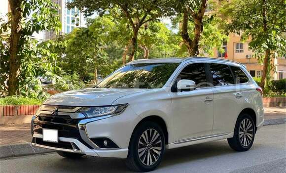 Mua Đã sử dụng Mitsubishi Outlander Xe ô tô Mua Đã sử dụng Mitsubishi Outlander Xe ô tô