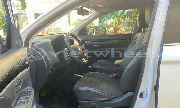 Mua Đã sử dụng Mitsubishi Outlander Xe ô tô Mua Đã sử dụng Mitsubishi Outlander Xe ô tô