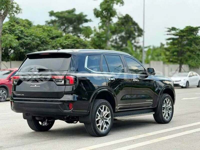 Big with watermark ford everest none bac ninh 47335