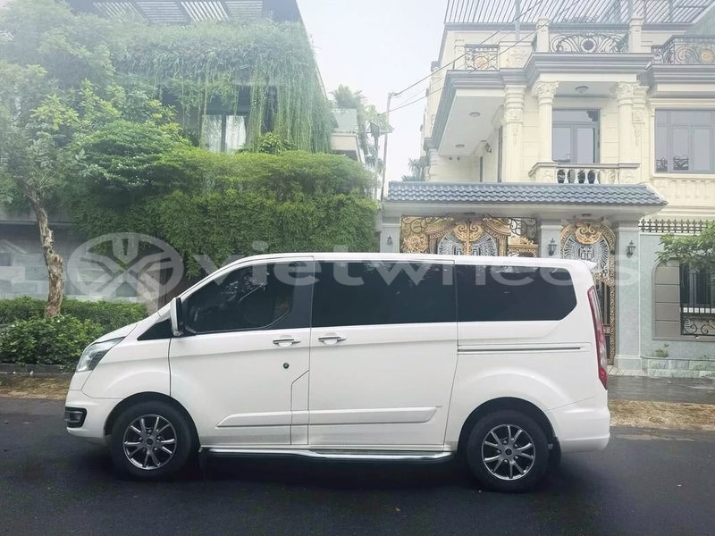 Big with watermark ford tourneo hanoi tp ho chi minh 47349