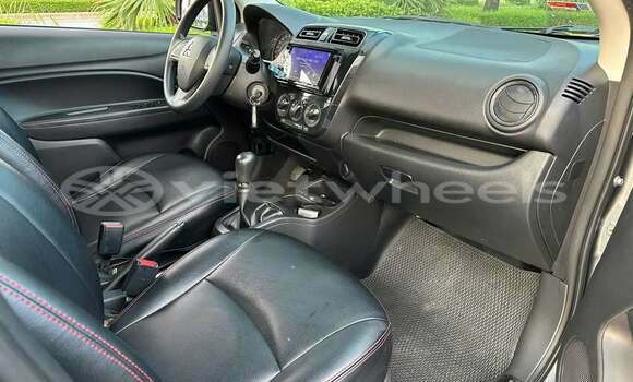 Mua Đã sử dụng Mitsubishi Attrage Xe ô tô Mua Đã sử dụng Mitsubishi Attrage Xe ô tô