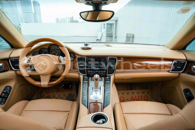 Big with watermark porsche panamera hanoi gia lai 47390