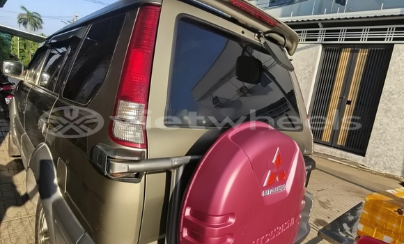 Mua Đã sử dụng Mitsubishi Jolie Xe ô tô Mua Đã sử dụng Mitsubishi Jolie Xe ô tô