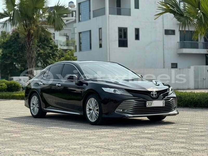 Big with watermark toyota camry hanoi can tho 47470
