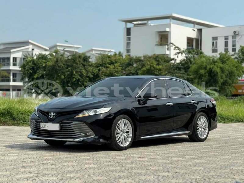 Big with watermark toyota camry hanoi can tho 47470