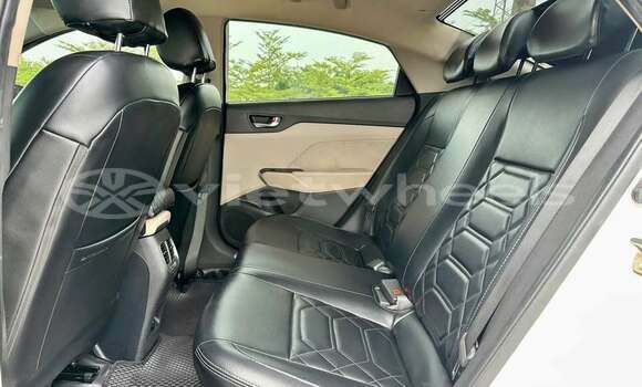 Mua Đã sử dụng Hyundai Accent Xe ô tô Mua Đã sử dụng Hyundai Accent Xe ô tô