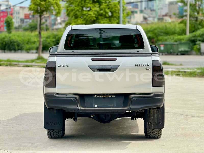 Big with watermark toyota hilux hanoi ha noi 47512