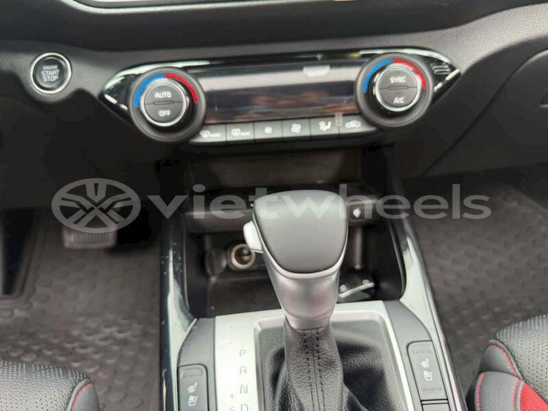 Big with watermark kia k3 hanoi hue 47595