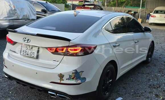Mua Đã sử dụng Hyundai Elantra Xe ô tô Mua Đã sử dụng Hyundai Elantra Xe ô tô