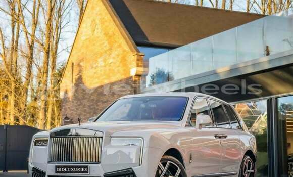 Mua Đã sử dụng Rolls Royce Cullinam Xe ô tô Mua Đã sử dụng Rolls Royce Cullinam Xe ô tô