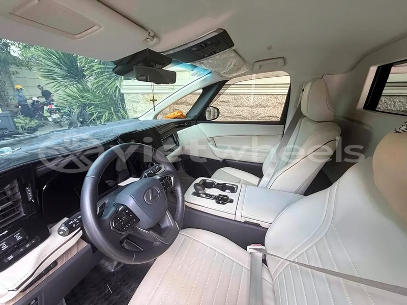 Big with watermark lexus lm hanoi tp ho chi minh 47677