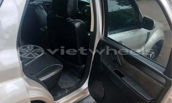Mua Đã sử dụng Ford Escape Xe ô tô Mua Đã sử dụng Ford Escape Xe ô tô