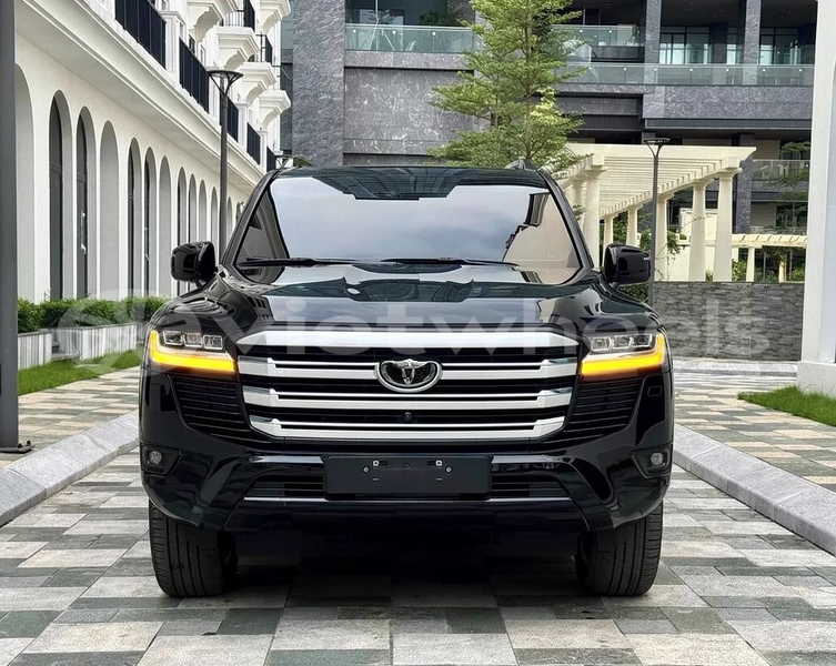 Big with watermark toyota land cruiser hanoi tp ho chi minh 47777