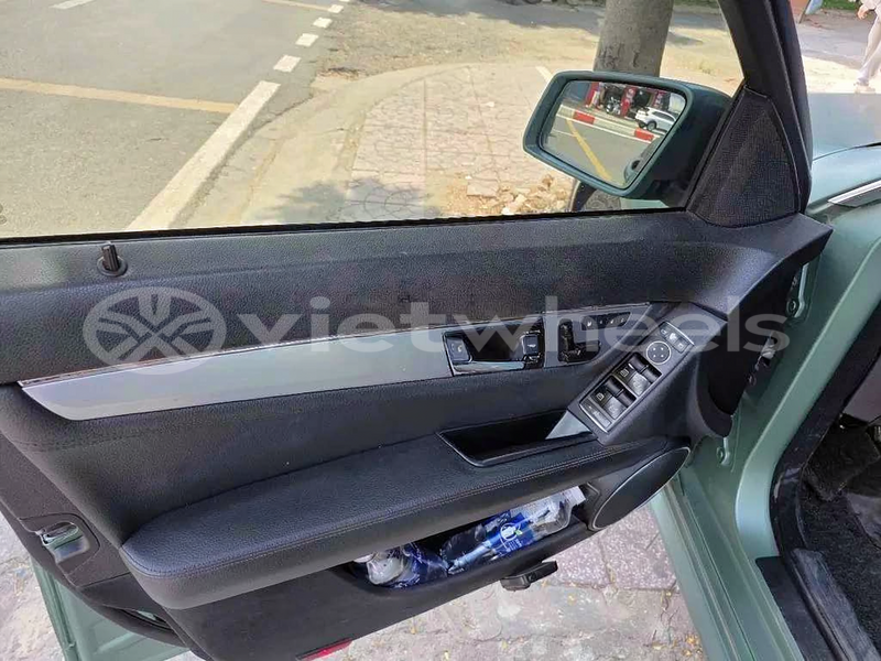 Big with watermark mercedes c300 hanoi tp ho chi minh 47870