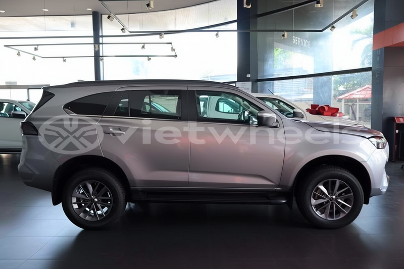 Big with watermark isuzu mu x hanoi tp ho chi minh 47886