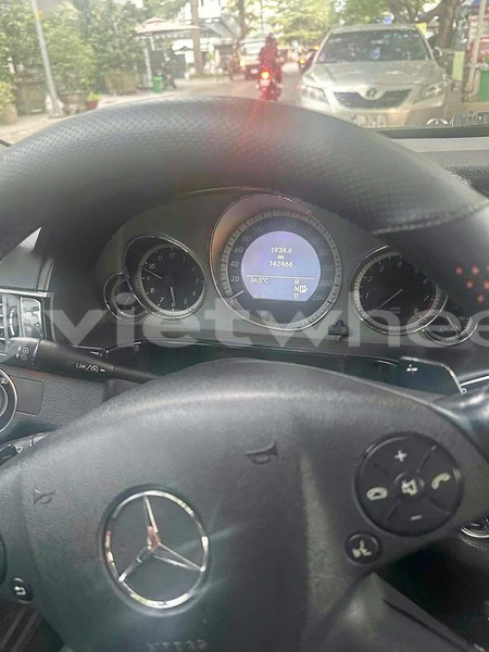Big with watermark mercedes e250 hanoi tp ho chi minh 47891