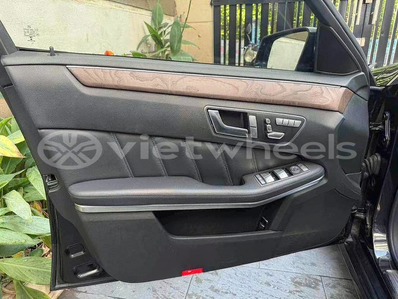 Big with watermark mercedes e200 hanoi tp ho chi minh 47894