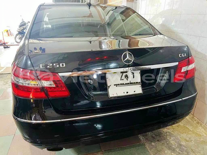 Big with watermark mercedes e250 hanoi tp ho chi minh 47910