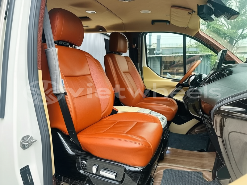 Big with watermark ford tourneo hanoi tp ho chi minh 47914