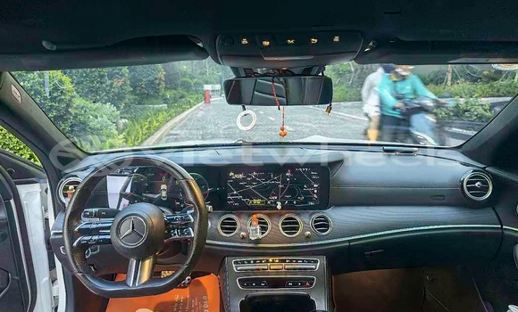 Mua Đã sử dụng Mercedes E300 Xe ô tô Mua Đã sử dụng Mercedes E300 Xe ô tô
