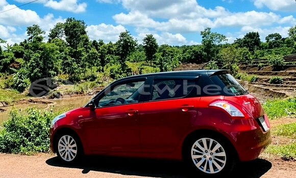 Mua Đã sử dụng Suzuki Swift Xe ô tô Mua Đã sử dụng Suzuki Swift Xe ô tô