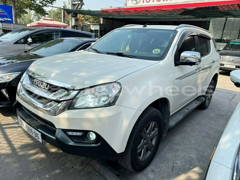 Big with watermark isuzu isuzu mu x hanoi tp ho chi minh 48095