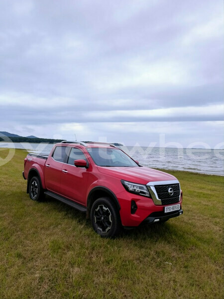 Big with watermark nissan navara hanoi tp ho chi minh 48180