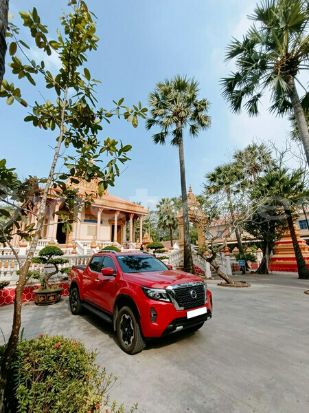 Big with watermark nissan navara hanoi tp ho chi minh 48180