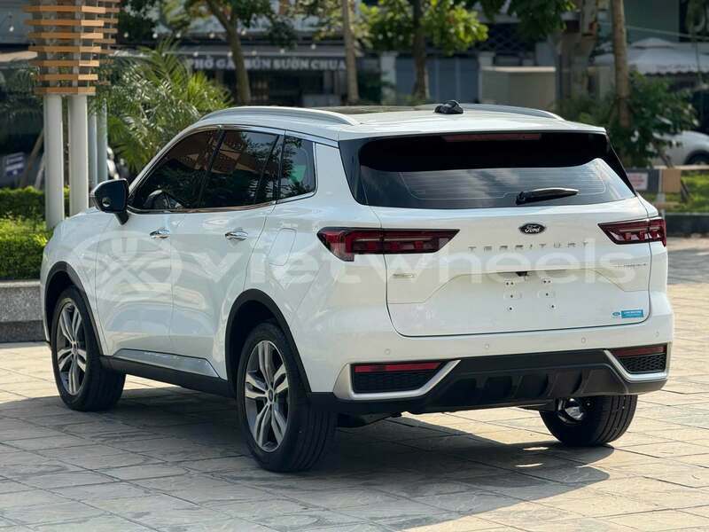Big with watermark ford territory hanoi gia lai 48188