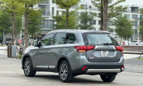 Mua Đã sử dụng Mitsubishi Outlander Xe ô tô Mua Đã sử dụng Mitsubishi Outlander Xe ô tô