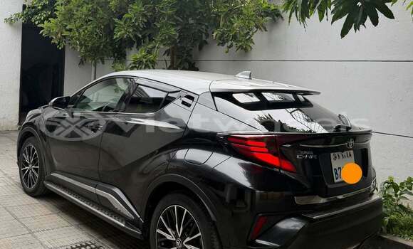 Mua Đã sử dụng Toyota CH-R Xe ô tô Mua Đã sử dụng Toyota CH-R Xe ô tô