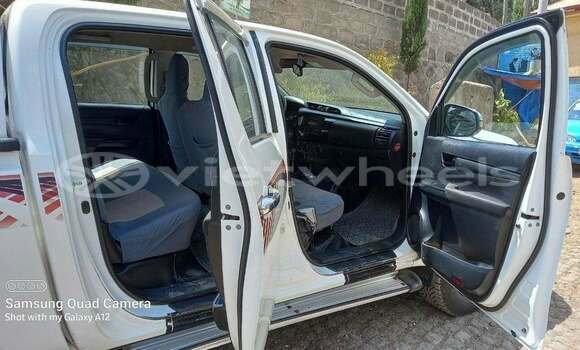 Mua Đã sử dụng Toyota HiLux Xe ô tô Mua Đã sử dụng Toyota HiLux Xe ô tô