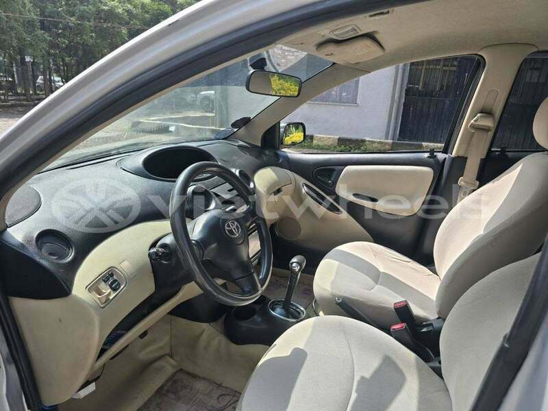 Big with watermark toyota vitz none cao bang 48247