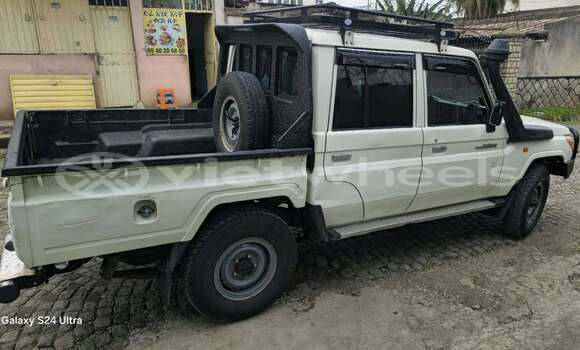 Mua Đã sử dụng Toyota Land Cruiser Xe ô tô Mua Đã sử dụng Toyota Land Cruiser Xe ô tô