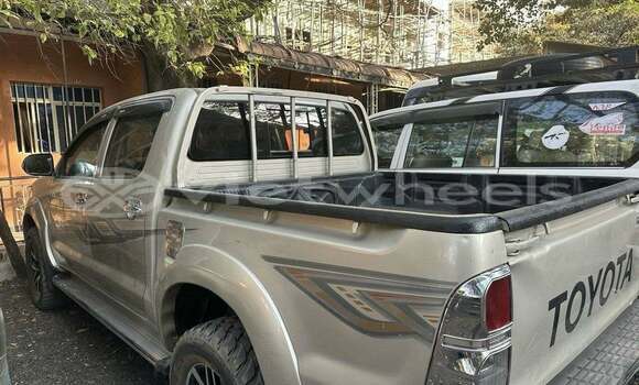 Mua Đã sử dụng Toyota HiLux Xe ô tô Mua Đã sử dụng Toyota HiLux Xe ô tô
