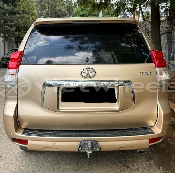 Big with watermark toyota prado hanoi can tho 48259